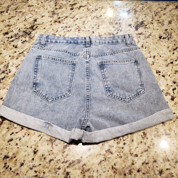 🧑‍🎄10/10🧑‍🎄Shein shorts - Picture 4 of 10
